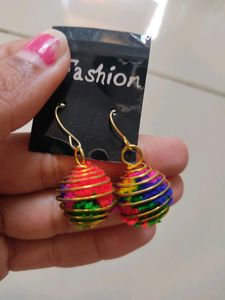 1 Kada, 4 Small Clutches, A Pair Of Earring.