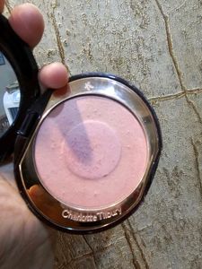 Charlotte Tilbury Cheek to Chic Blush