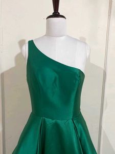 Emerald Green One-Shoulder Gown
