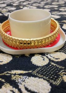 Elegant Gold-Tone Bangle Set