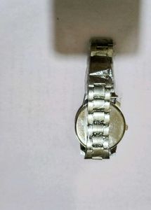 BRAND NEW Analog Watch (DEAL LIMITED TIME)