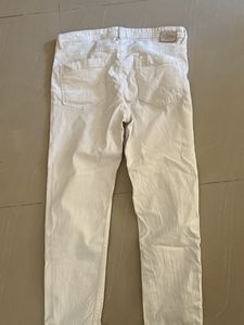 White Jeans with Distressed Hem