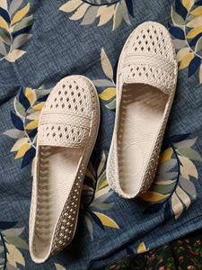SLIP-ON CASUAL SHOES