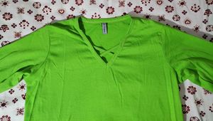 🌿 Bright Green Women’s Full-Sleeve Top – Trendy V