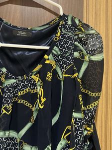 Chic Chain Print Top