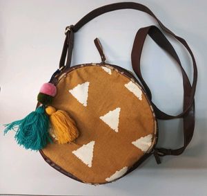 SLING BAG