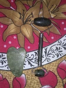 Ice jade Facial Massager roller With guasha