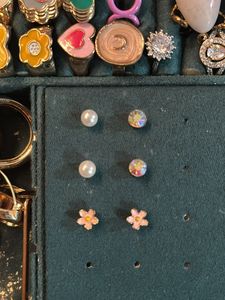 3 Stud Earrings