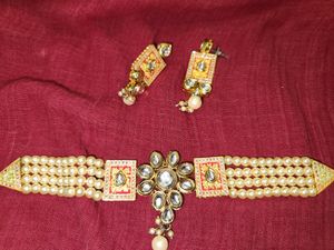 Chokor With Earring
