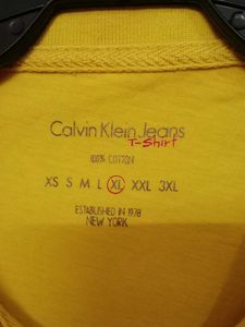 CALVIN KLEIN Men&#39;s Yellow Tshirt