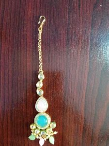A Beautiful Polki  Earings &amp; Mangtika Set