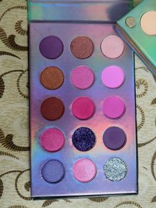 4-in-1 Eye Shadow Pallete