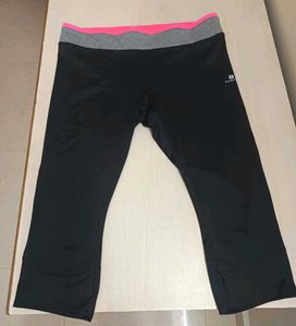 ACTIVEWEAR CAPRI PANTS