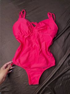 Hot Pink🩷backless Bodysuit