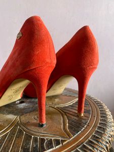 Carlton London Crimson Red Heels