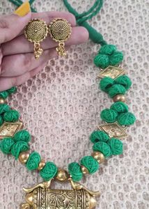 I Want To Sell This Handmade Golden Jewellery Set
