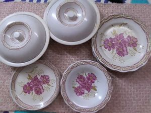 Dinnerware Set