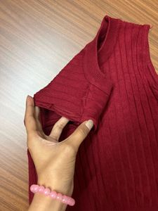 maroon fitted stretchable top