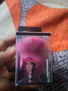 Huda Beauty Puff