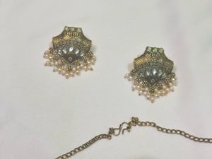Choker and earring set