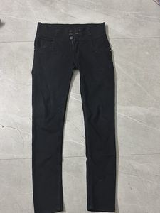 Black High-Waisted Skinny Jeans