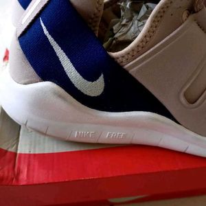 NIKE CMTR FREE RN SHOES