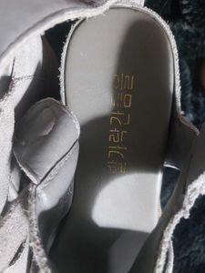 Grey Wedge