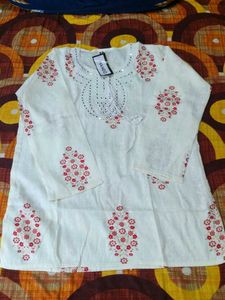 Elegant Embroidered Kurti