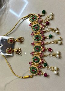 Unused 💗Elegant Emerald  Ruby Choker Set