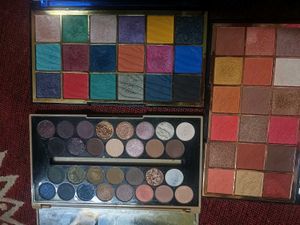 3 Eye shadow makeup palette