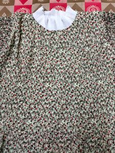 Girls Top With Ambrella Sleeves