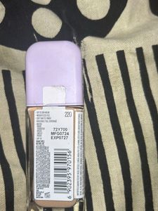 Maybelline Foundation 220