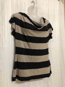 H&amp;M Short Sleeve Top