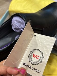 Black Shoe New Wid Tag Nd Size