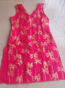 Sangria V neck floral print Kurta Set