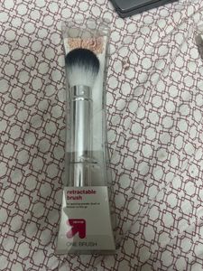 Retractable Blush Brush