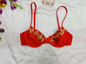 🇳🇿💗💫Red Floral Embroidered Bra