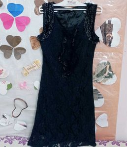 Globus Elegant Black Lace Dress