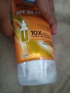 Vaseline gluta hya spf50PA+++serum sunscreen