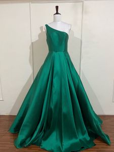Emerald Green One-Shoulder Gown