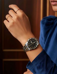 Poedagar Stylish Silver & Gold Watch