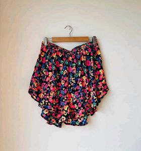 Waist 52-54 Shorts With Frill
