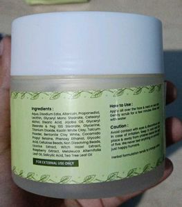 ESSENQO Face Scrub