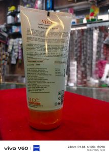 VLCC Serum Face Wash