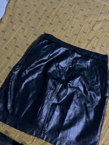 Stylish Black Mini Skirt