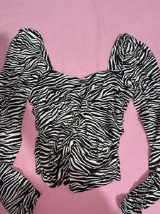 H&amp;M Zebra Print Ruched Puff Sleeve Top