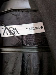 ZARA Chic Cropped Black Blazer