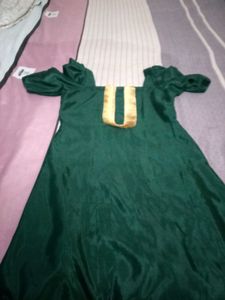 Green Street Suit With Dupatta