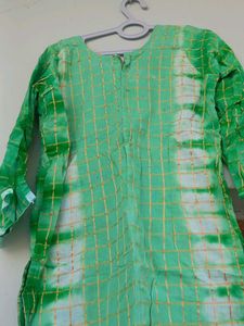 Green Kurti + duppata pair