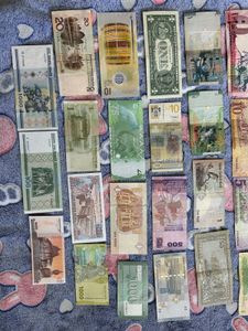 32 Banknote Currency Notes (Make Your Offer)
